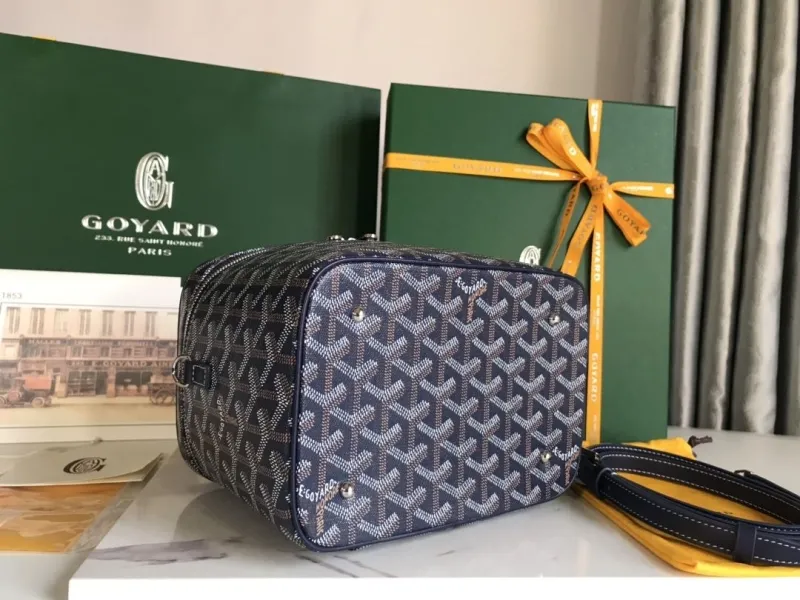 Goyard 50 Navy Blue Cosmetic Bag with Strap - Image 4
