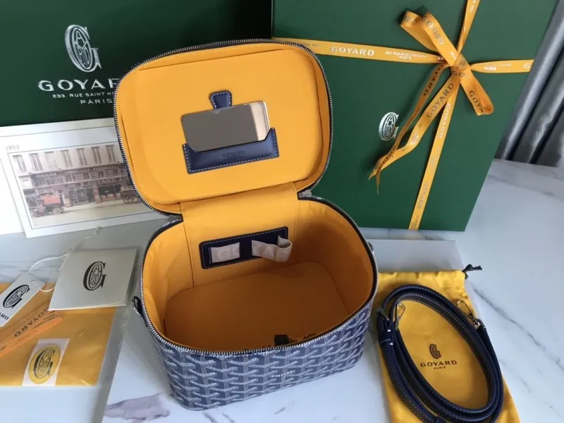Goyard 50 Navy Blue Cosmetic Bag with Strap - Image 6