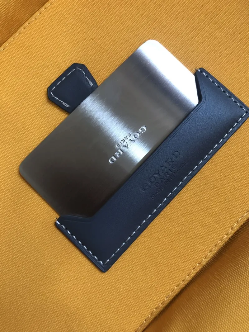 Goyard Gray Cosmetic Bag with Shoulder Strap - Image 8