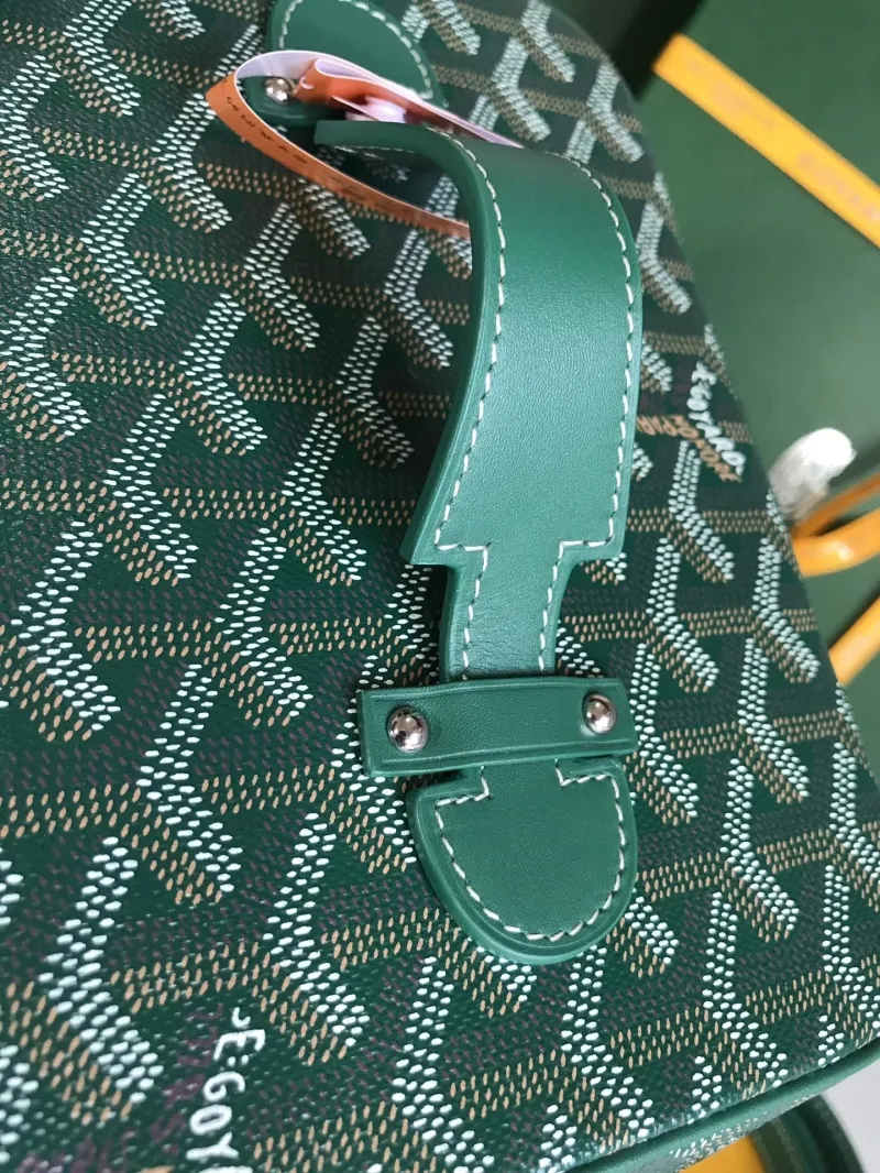 Goyard Green Cosmetic Bag with Shoulder Strap - Image 5