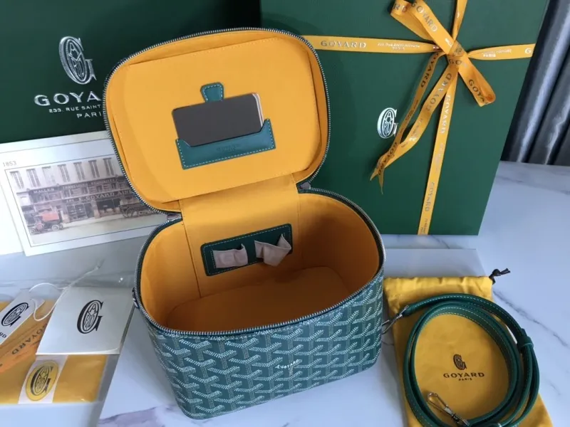 Goyard Green Cosmetic Bag with Shoulder Strap - Image 6