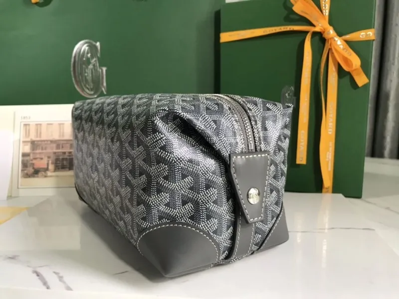Goyard Gray Cosmetic Bag 61 - Image 3