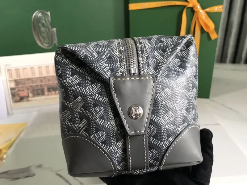 Goyard Gray Cosmetic Bag 61 - Image 4