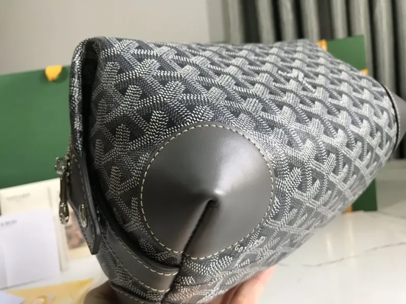 Goyard Gray Cosmetic Bag 61 - Image 6