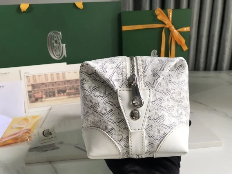 Goyard White Cosmetic Bag 68 - Image 4