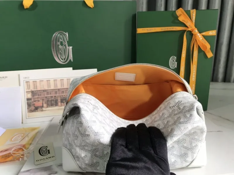 Goyard White Cosmetic Bag 68 - Image 6