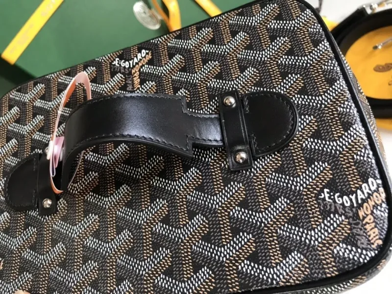 Goyard Black Cosmetic Bag Model 69 - Image 5