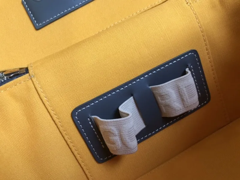 Goyard Gray Cosmetic Vanity Bag - Image 9