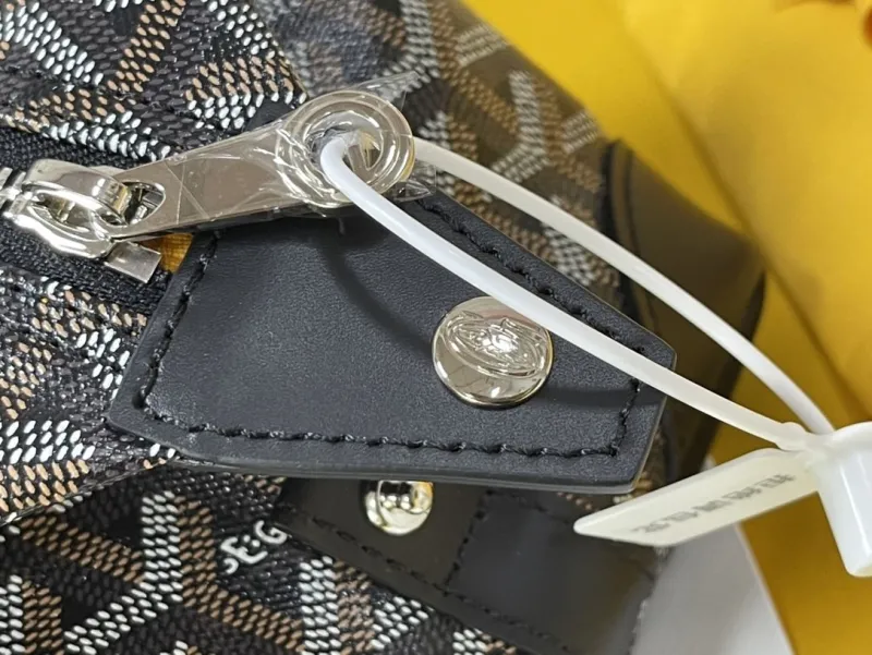 Goyard Black Cosmetic Bag 79 - Image 4