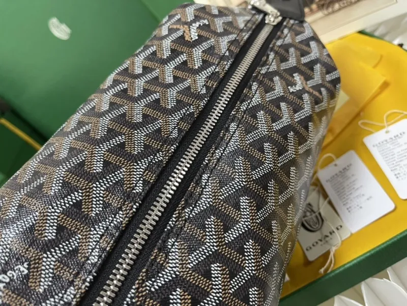Goyard Black Cosmetic Bag 79 - Image 7