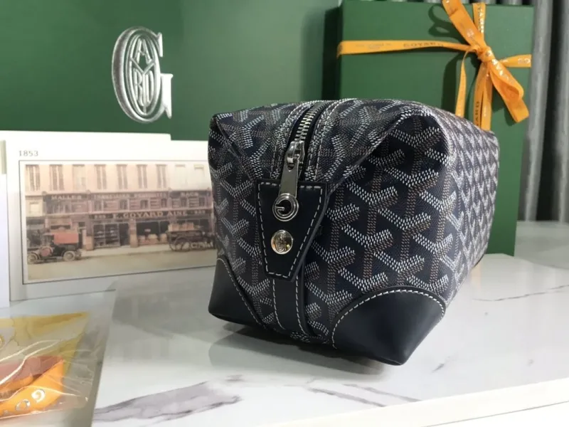 Alternative view of Goyard Cosmetic Bags-83