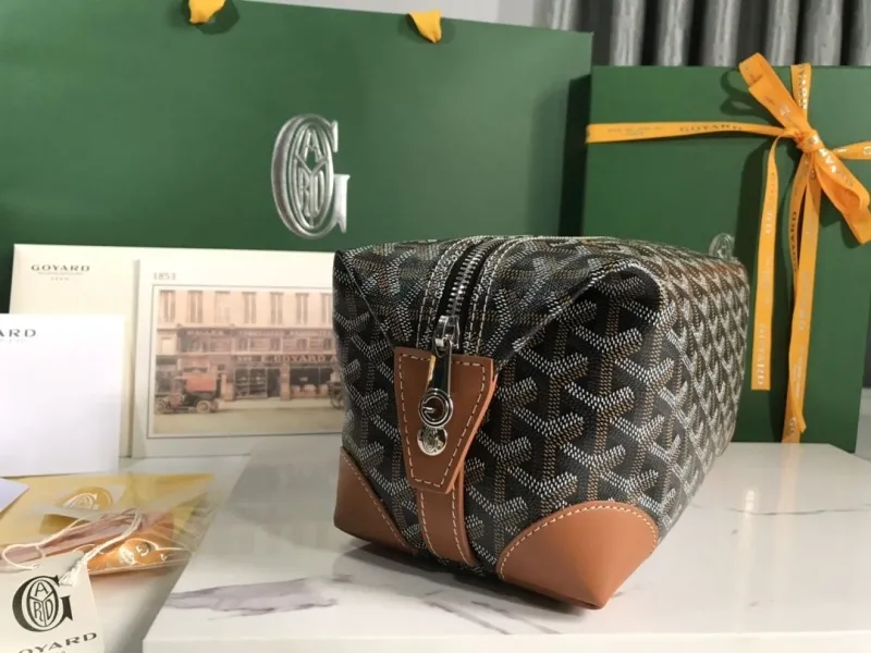 Alternative view of Goyard Cosmetic Bags-91