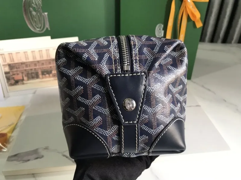 Goyard Navy Blue Cosmetic Bag Model 109 - Image 3