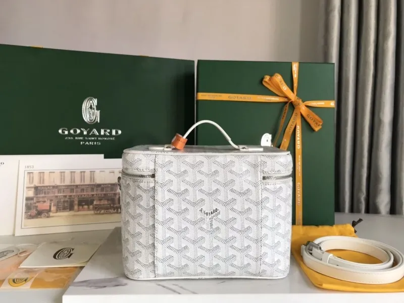Goyard White Cosmetic Bag with Shoulder Strap - Image 3