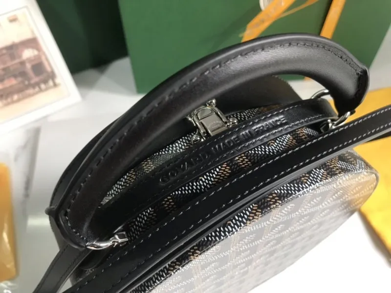 Goyard Black Round Crossbody Handbag - Image 9