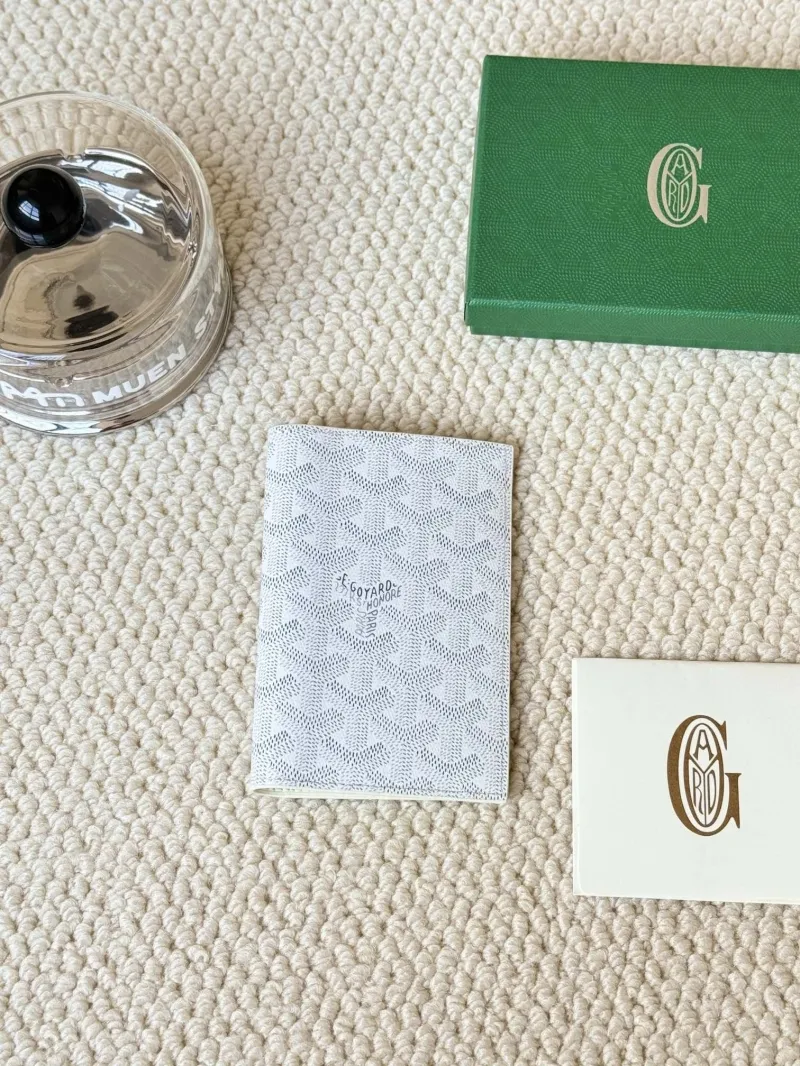 Goyard White Wallet Model 71