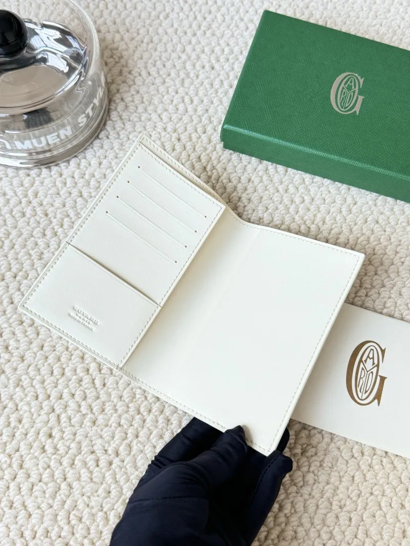 Goyard White Wallet Model 71 - Image 4