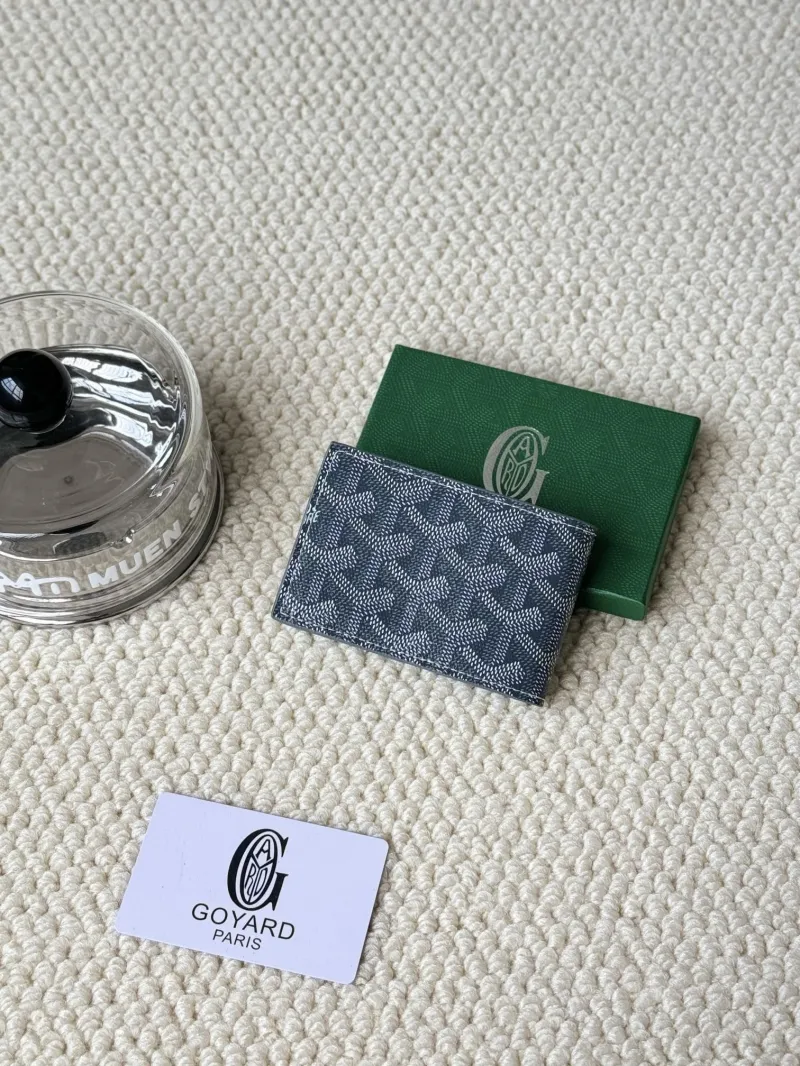 Alternative view of Goyard Gray Card Wallet Model 84