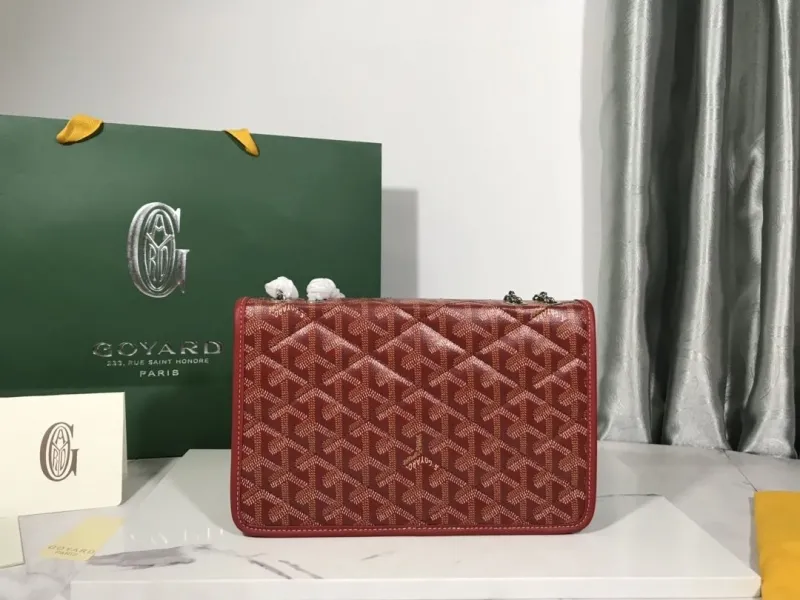 Goyard Red Flap Chain Handbag - Image 4