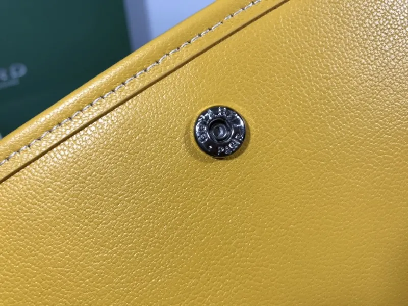 Goyard Yellow Chain Wallet Bag - Image 6