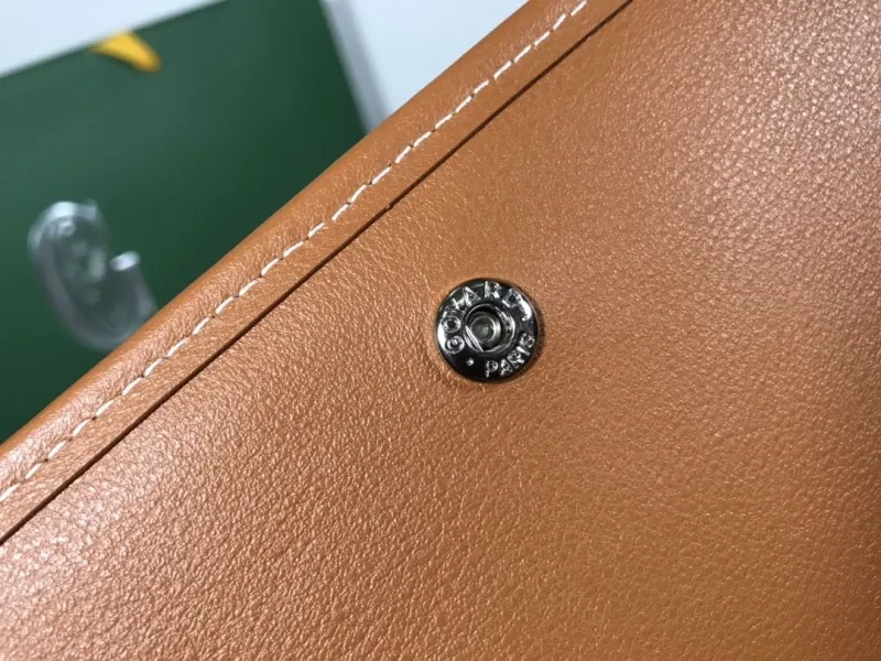 Goyard Brown Trim Chain Shoulder Bag - Image 8