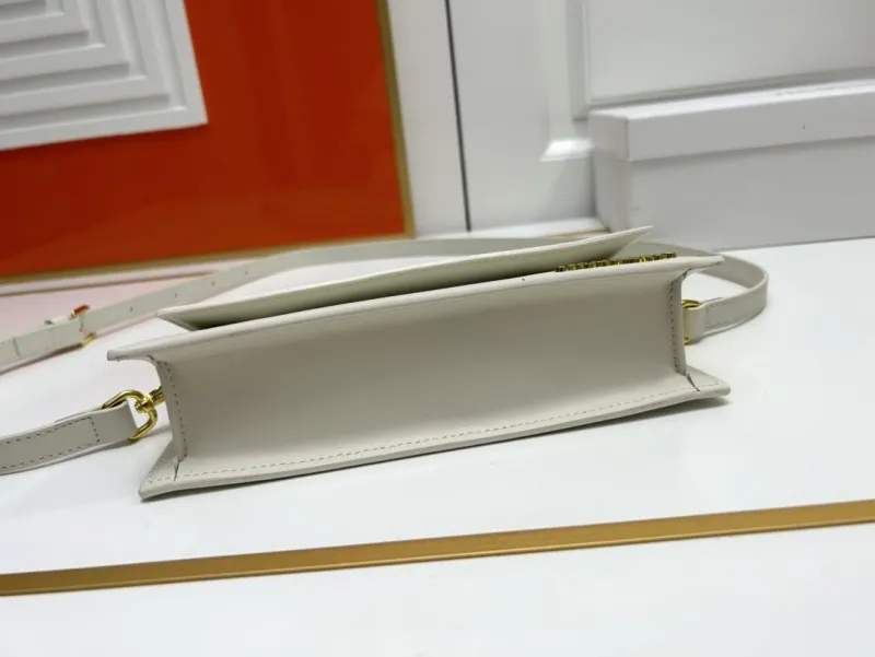 Jacquemus Light Gray Top Handle Crossbody Bag - Image 7