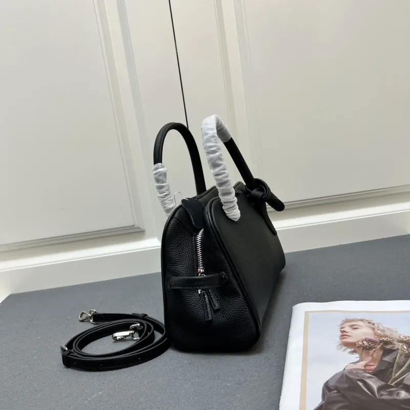 Jacquemus Black Leather Top Handle Crossbody Bag - Image 4