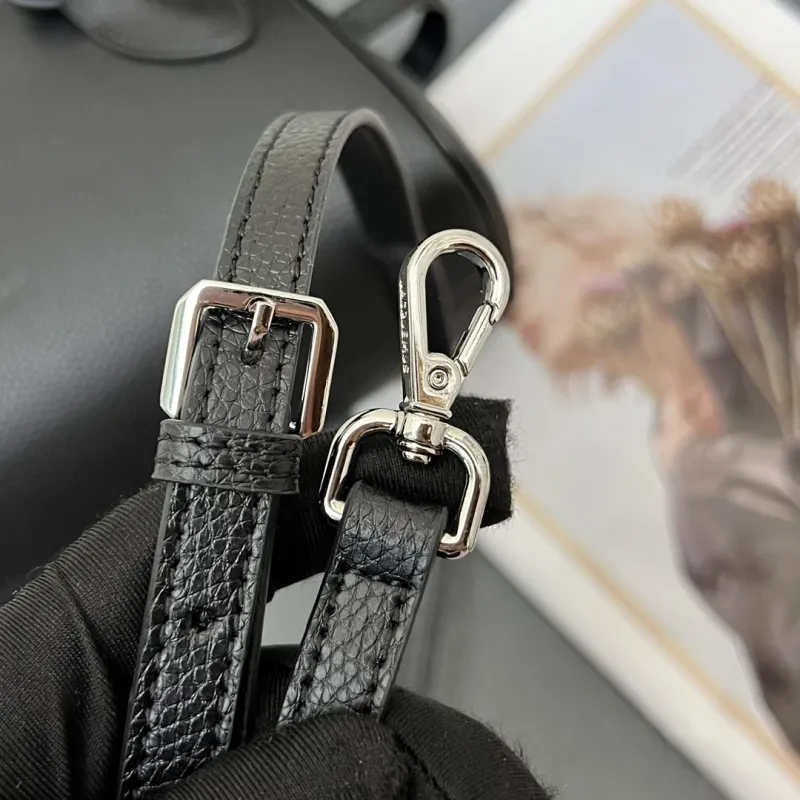 Jacquemus Black Leather Top Handle Crossbody Bag - Image 8