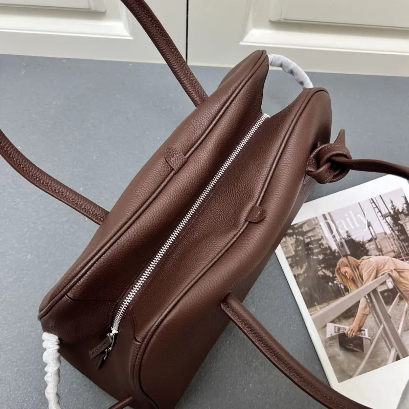 Jacquemus Brown Top Handle Bag 170 - Image 7