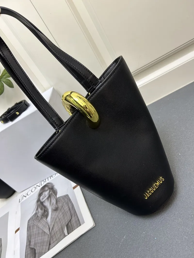 Jacquemus Black Leather Bucket Bag - Image 4