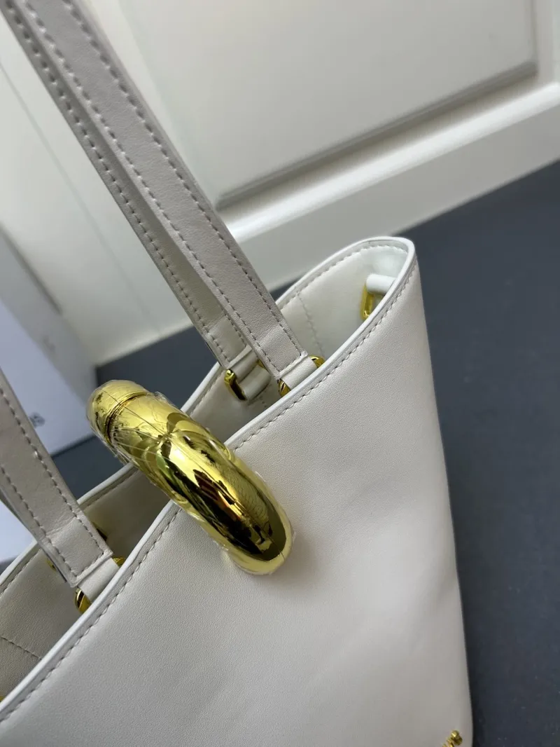 Jacquemus White Leather Bucket Bag - Image 5