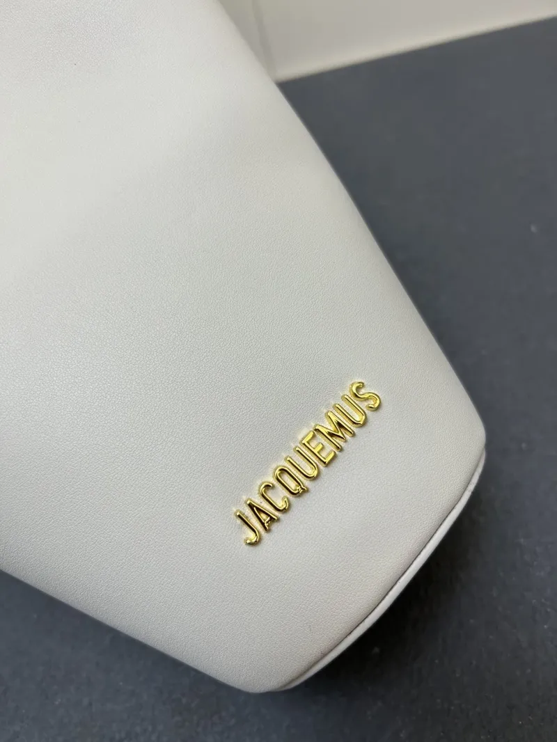 Jacquemus White Leather Bucket Bag - Image 6