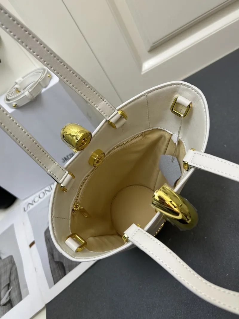 Jacquemus White Leather Bucket Bag - Image 9