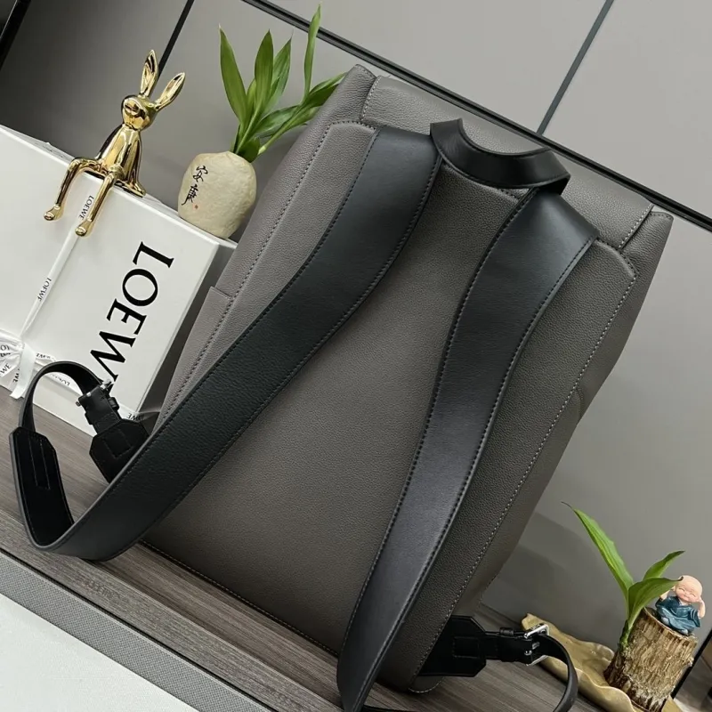 Loewe Gray Leather Backpack - Image 3