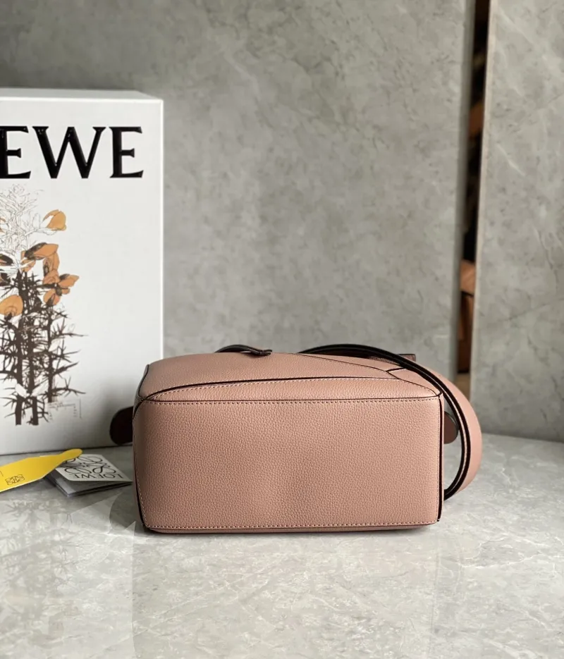 Loewe Blush Pink Leather Crossbody Handbag - Image 4