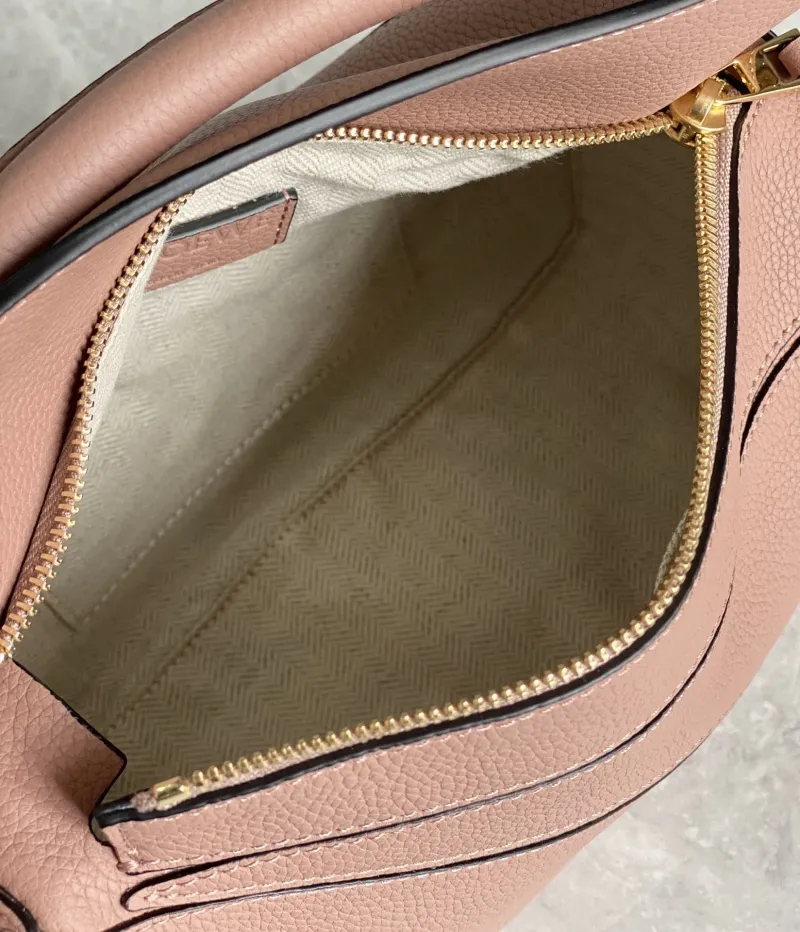 Loewe Blush Pink Leather Crossbody Handbag - Image 7