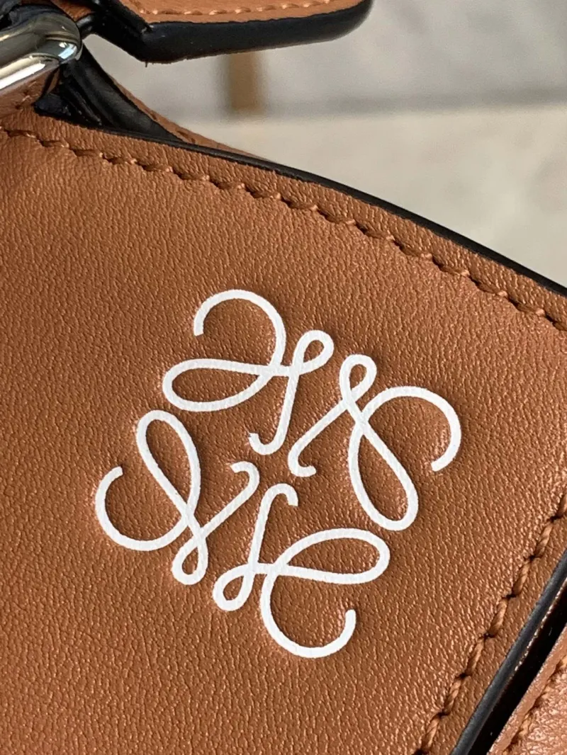LOEWE Tan Puzzle Leather Handbag - Image 4