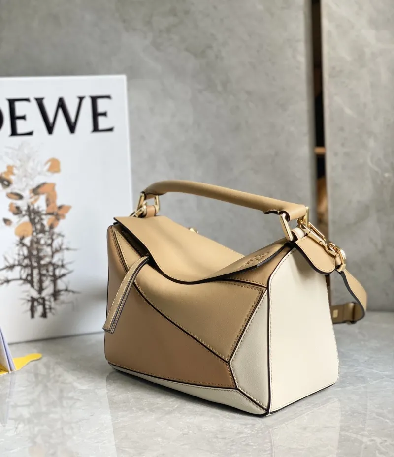 LOEWE Beige White Leather Crossbody Handbag - Image 5