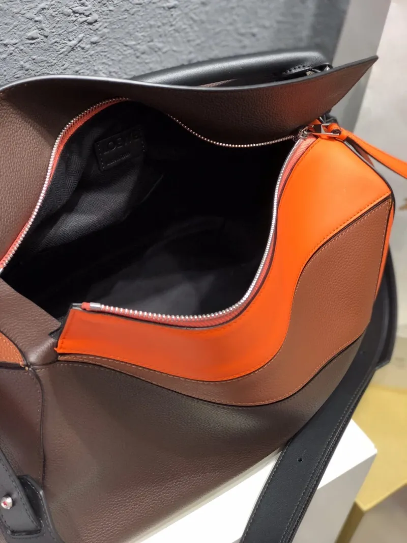LOEWE Brown Orange Leather Shoulder Bag Size 25 - Image 8