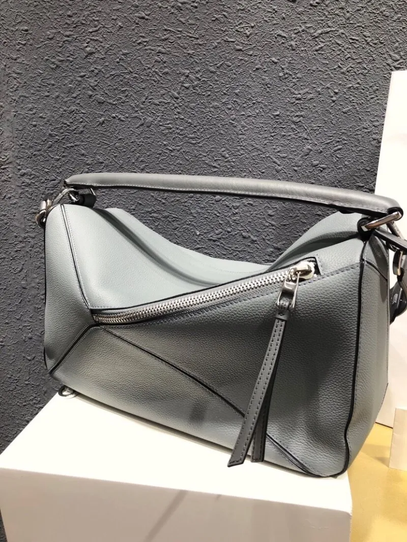 Loewe Gray Leather Hobo Shoulder Bag - Image 3