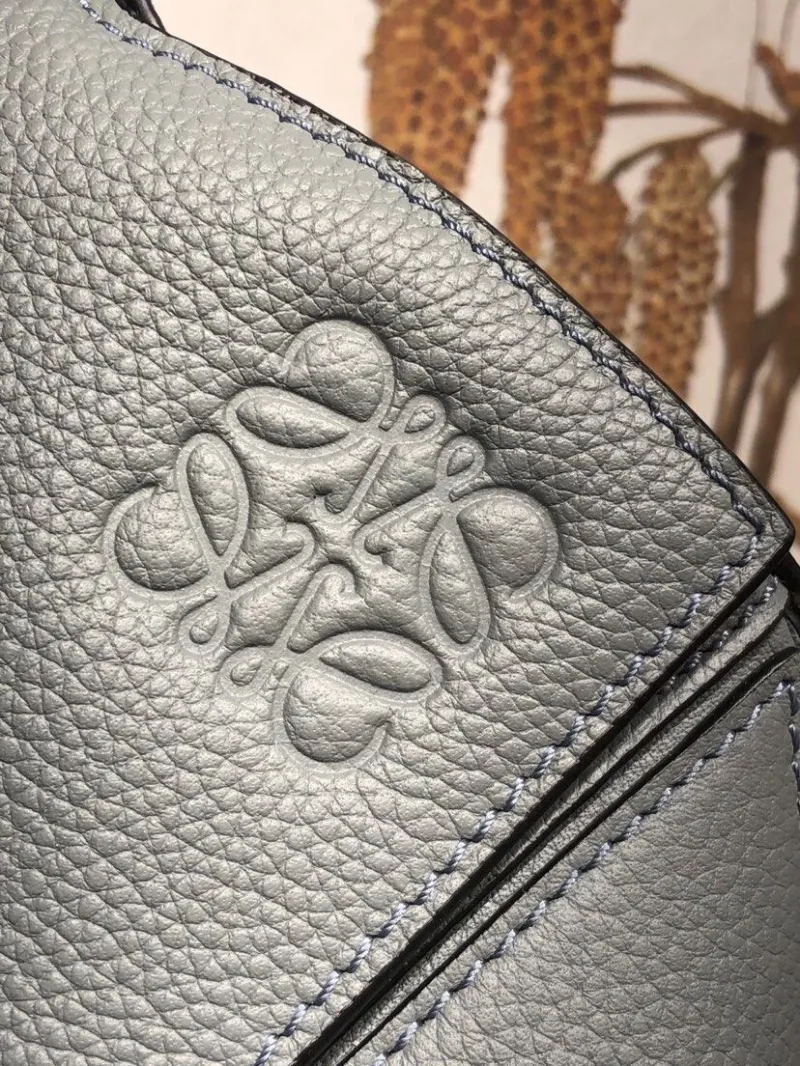 Loewe Gray Leather Hobo Shoulder Bag - Image 4