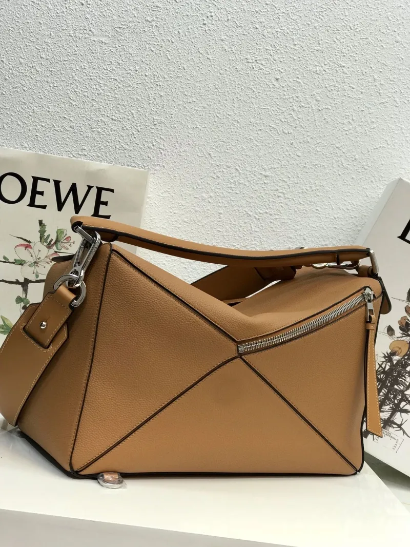 LOEWE Tan Leather Puzzle Shoulder Bag - Image 3