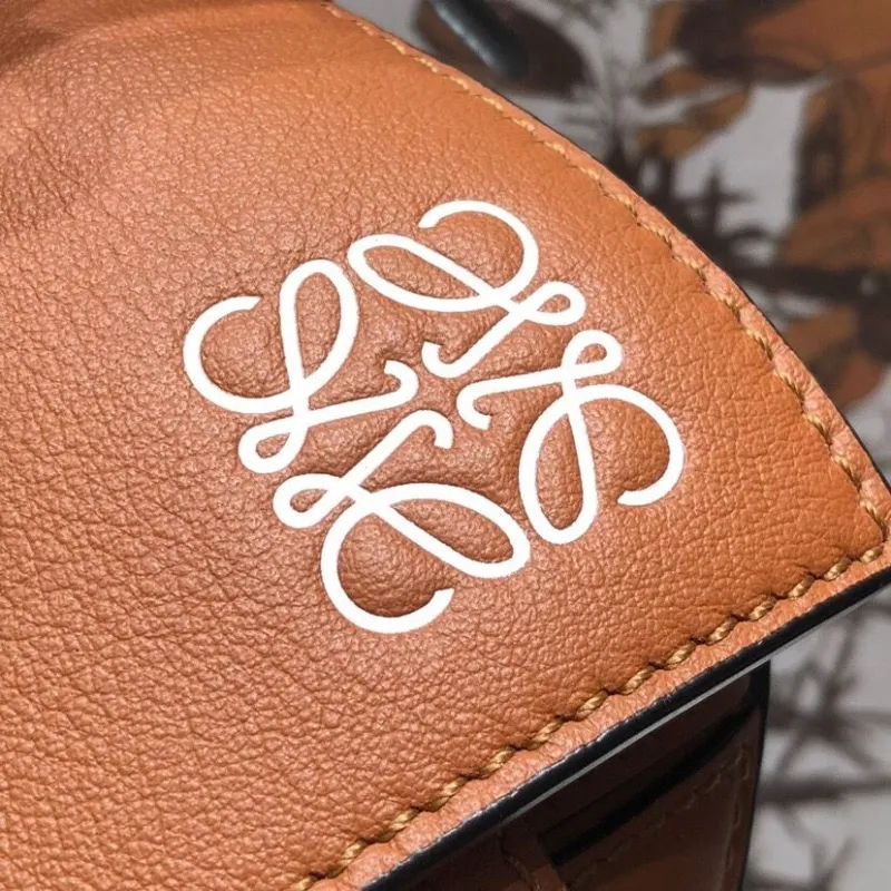 LOEWE Tan Leather Puzzle Shoulder Bag - Image 4