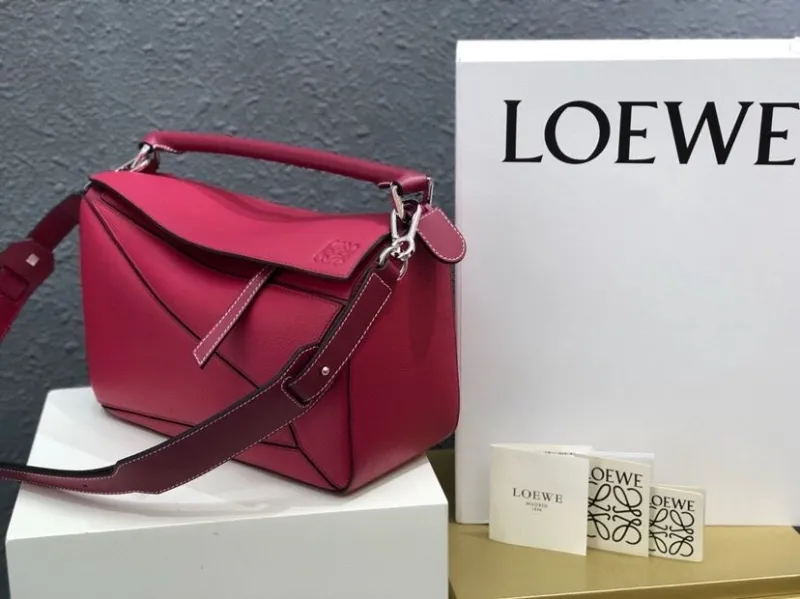 LOEWE Puzzle Red Leather Handbag - Image 3
