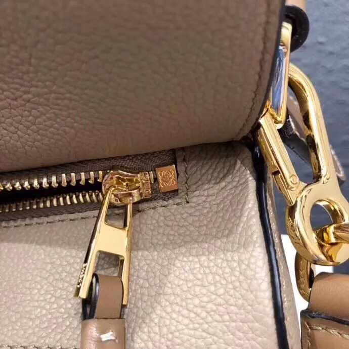 LOEWE Beige Puzzle Leather Handbag - Image 8