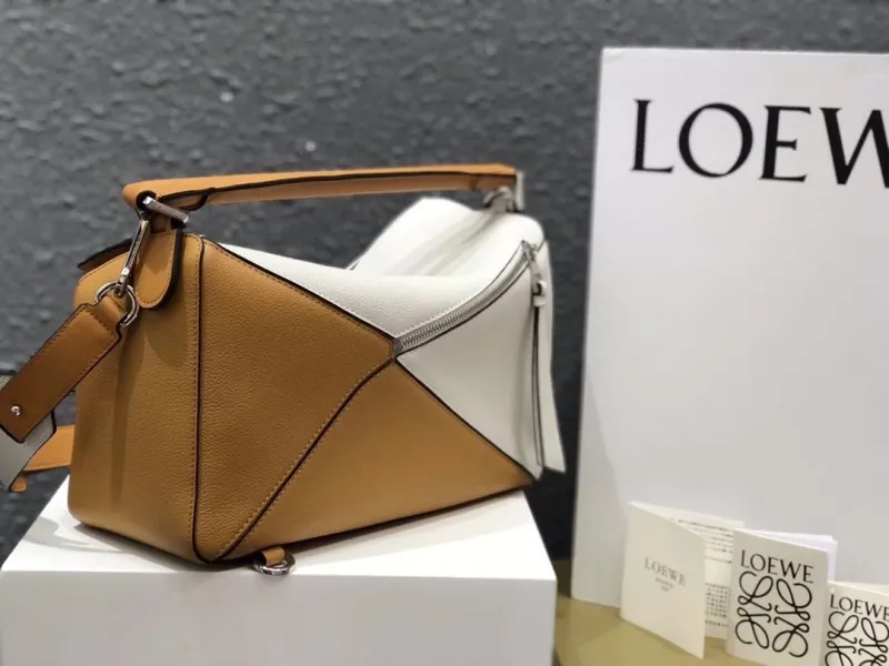 LOEWE White Tan Puzzle Leather Shoulder Bag - Image 3