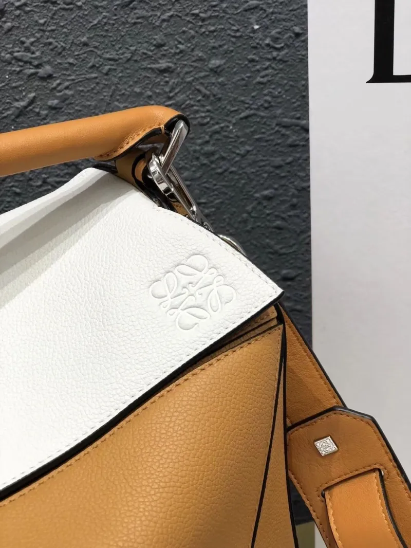 LOEWE White Tan Puzzle Leather Shoulder Bag - Image 6