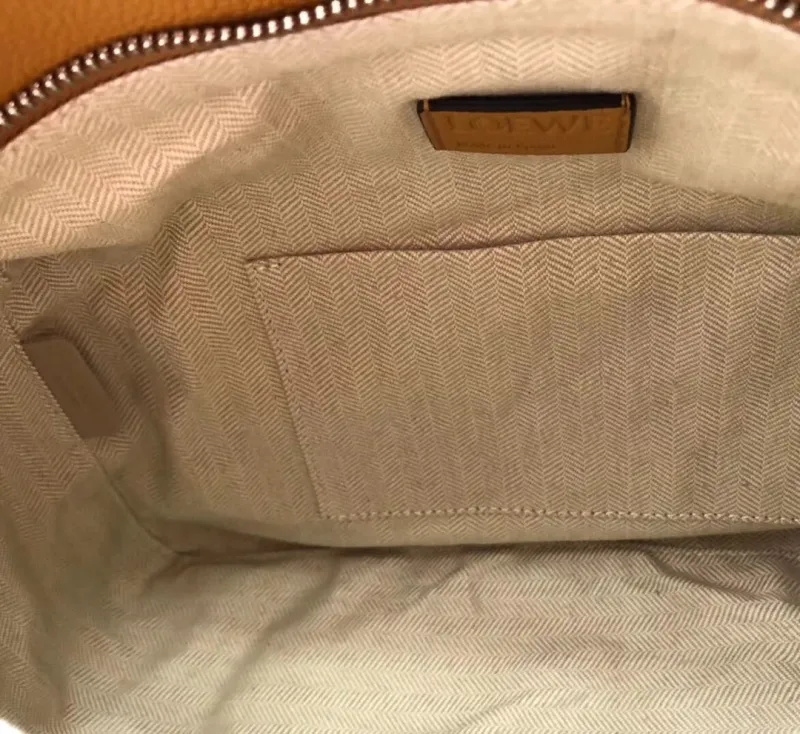 LOEWE White Tan Puzzle Leather Shoulder Bag - Image 9