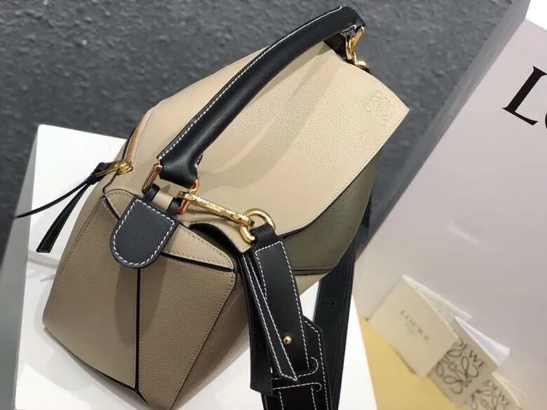 LOEWE Beige Olive Leather Crossbody Handbag 51 - Image 4