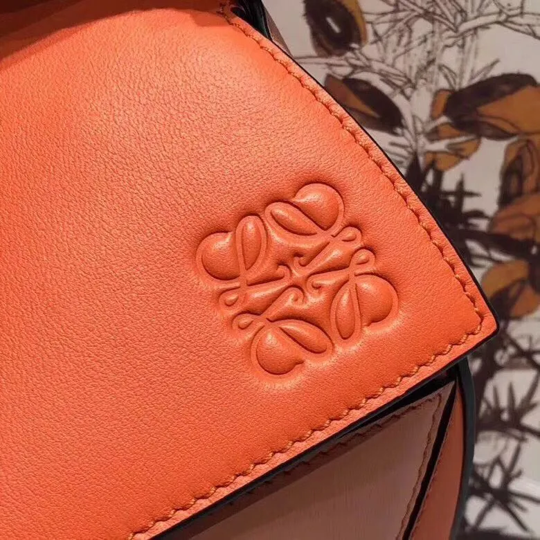 LOEWE Orange Puzzle Leather Shoulder Bag - Image 4